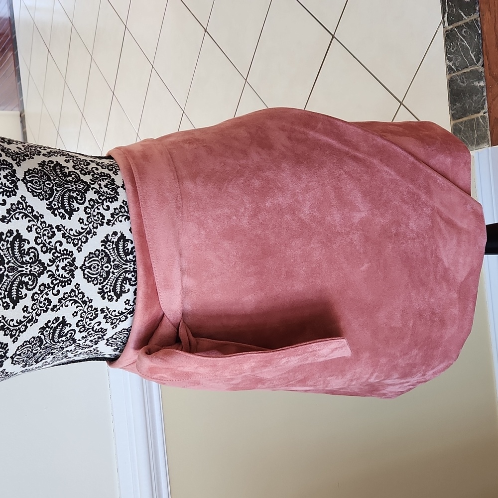 Loft, soft rose skirt
